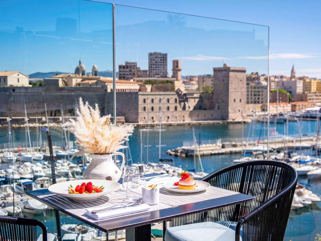 hotel restaurant sofitel marseille vieux port