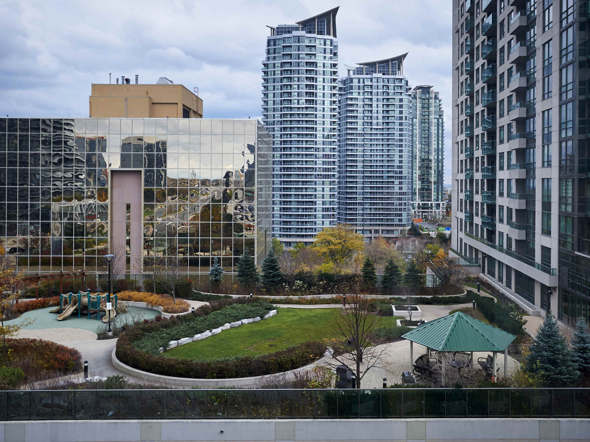 Hotel in Mississauga - Novotel Toronto Mississauga Centre