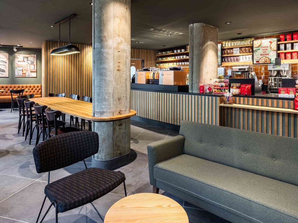Starbucks Paris La Defense Restaurants By Accor