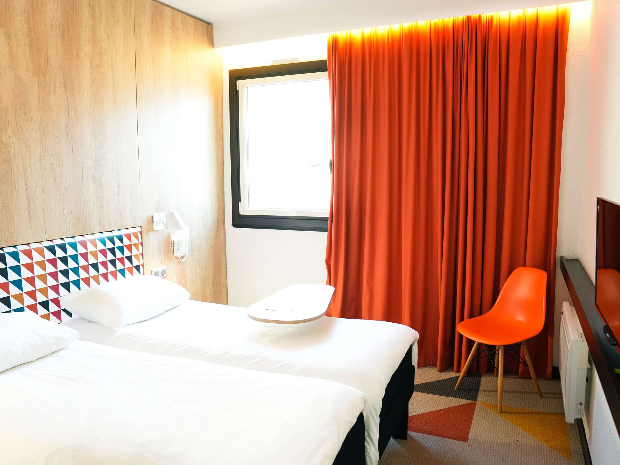 Photo - ibis Styles Caen Centre Historique