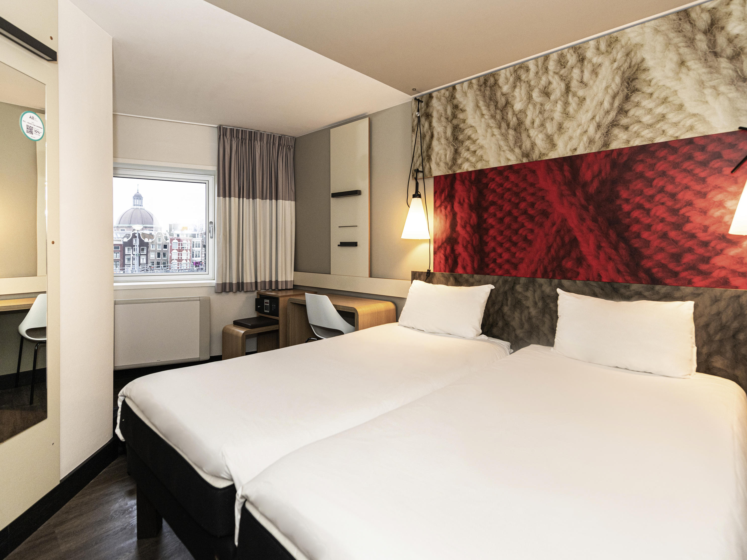 Cheap Hotel Amsterdam Centre - ibis - Central Station - ALL