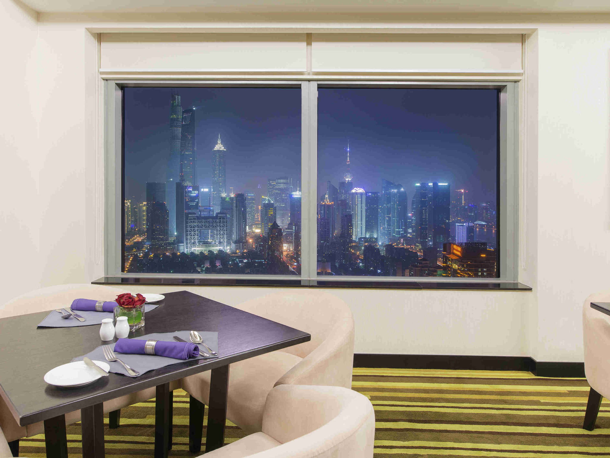 Foto - Novotel Atlantis Shanghai - Breakfast in the clouds with river view in the revolving restaurant