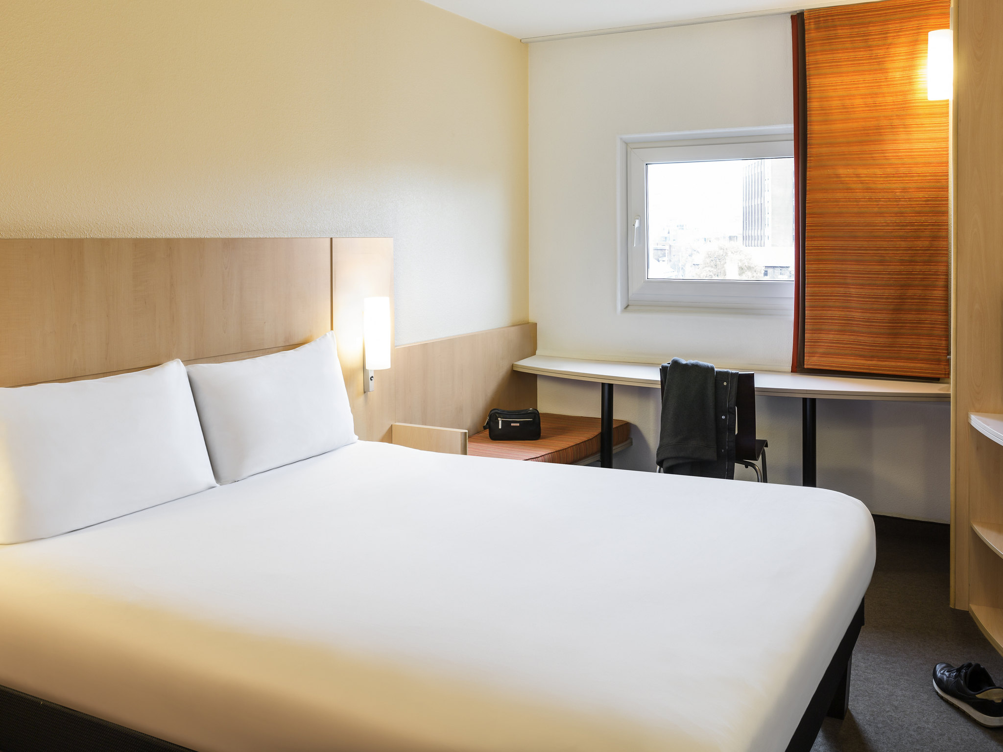 Ibis Leeds Centre | Well Equipped & Modern Hotel in Leeds