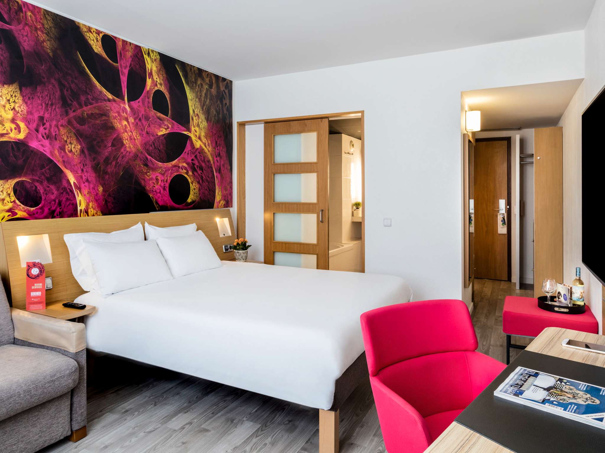 Book your 4* Novotel hotel in CORNELLÁ DE LLOBREGAT with pool