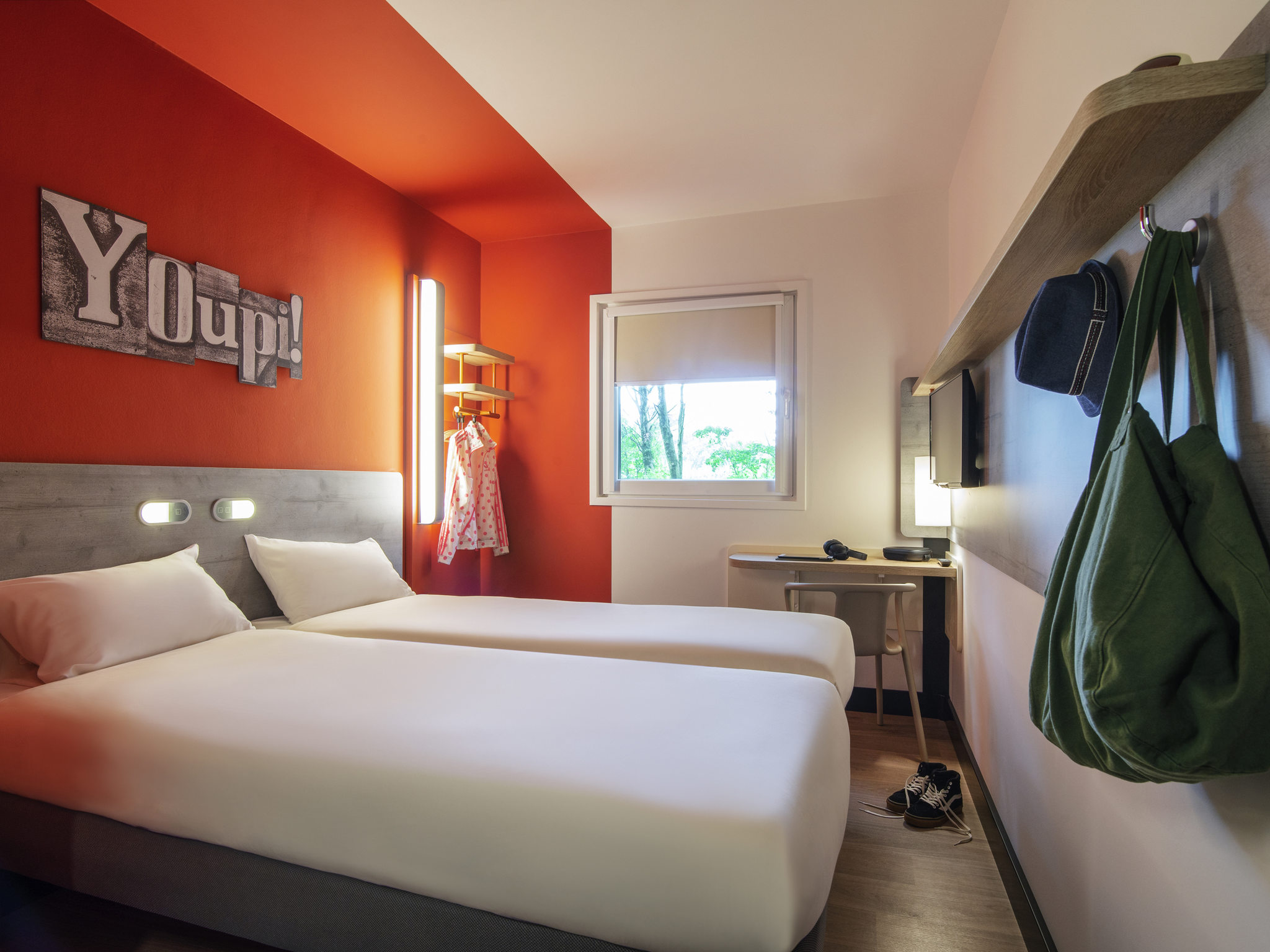 Cheap Hotel Amsterdam Airport - ibis budget - Near Schiphol - AccorHotels