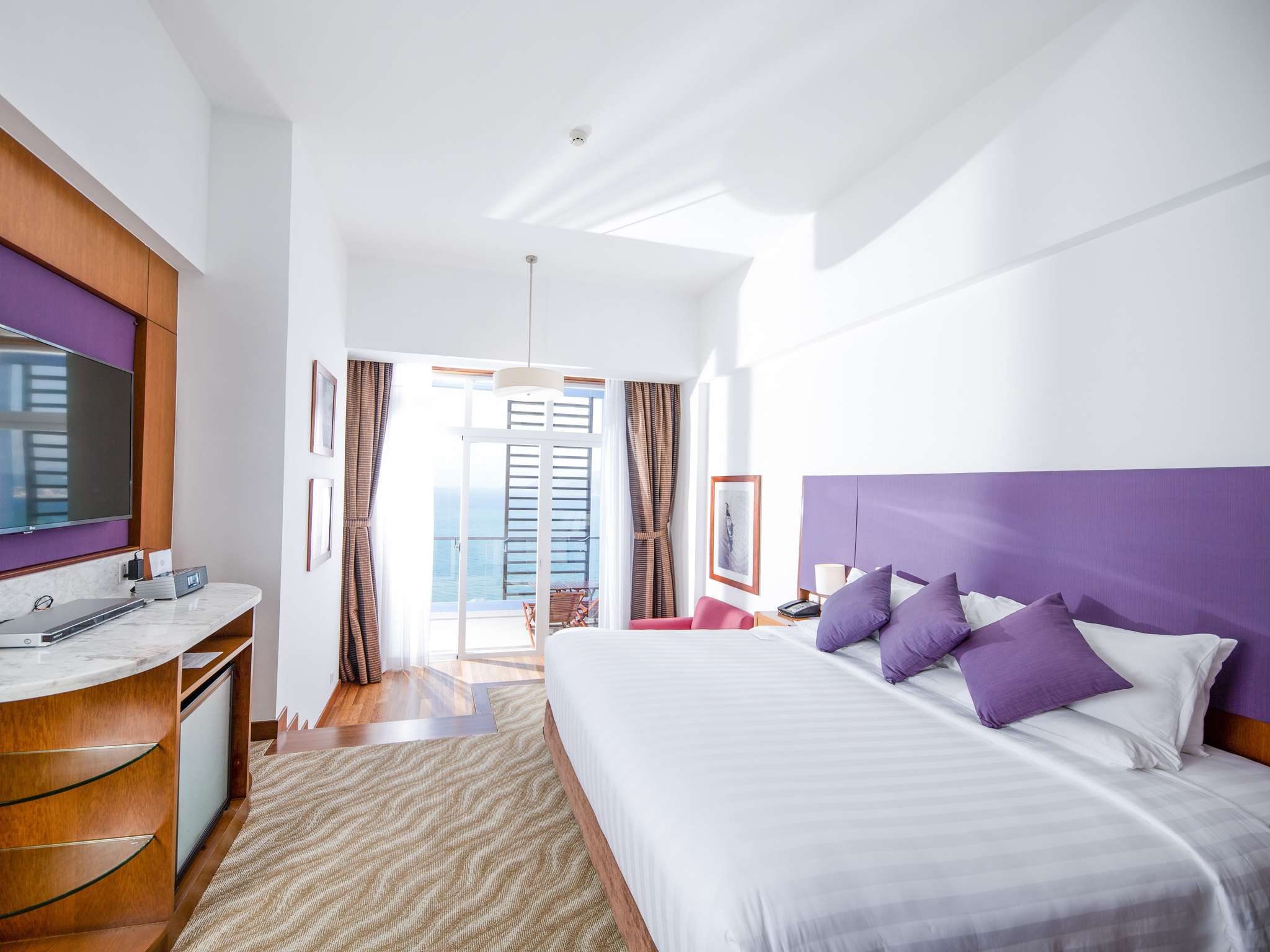 Ibis styles nha trang hotel 4. Novotel Нячанг.