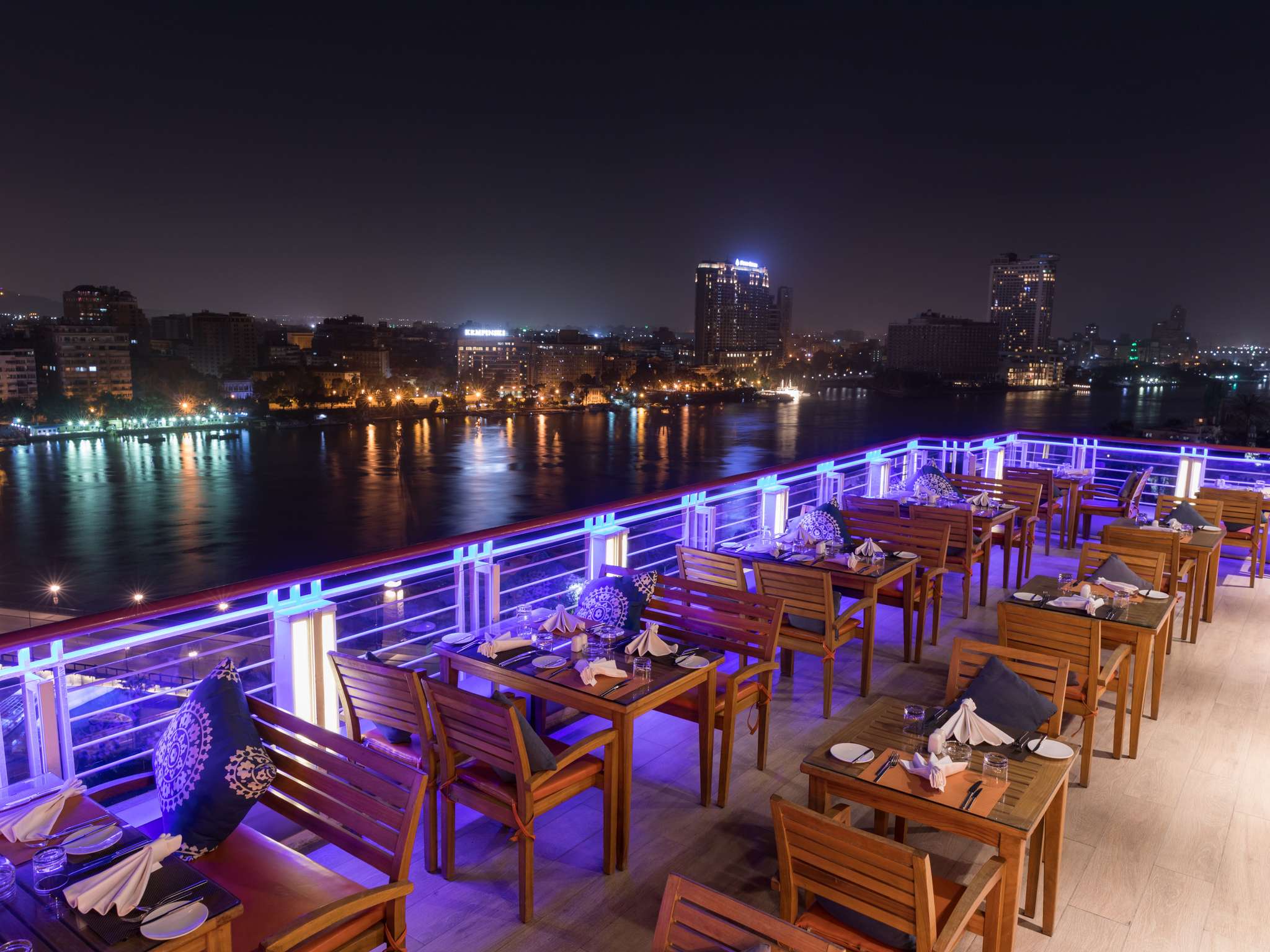 Novotel Cairo El Borg Restaurants