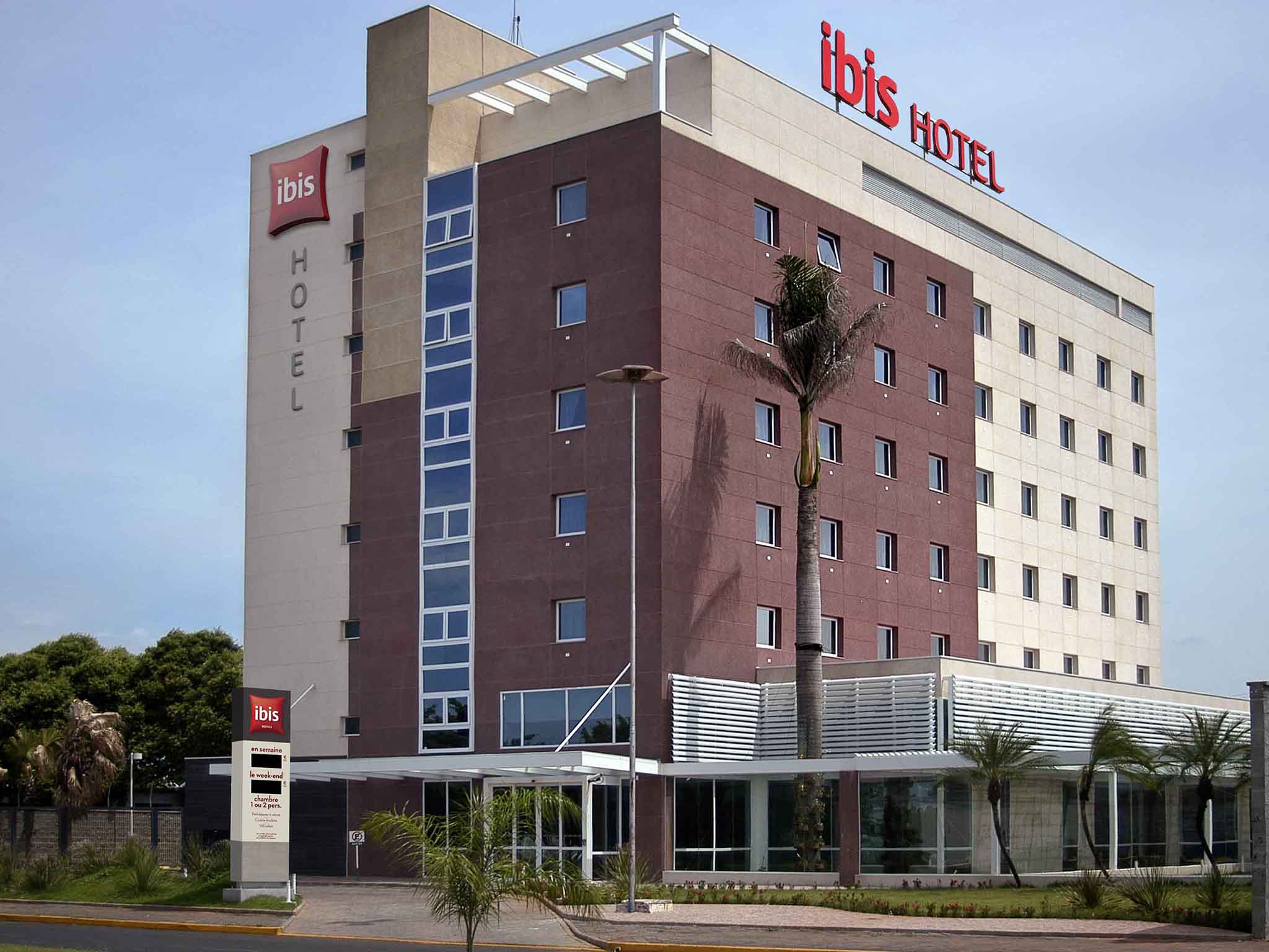 Ibis. Гостиница Ибис. Ибисы в Бразилии. Ibis Hotel в Америке. Отель ibis фото.