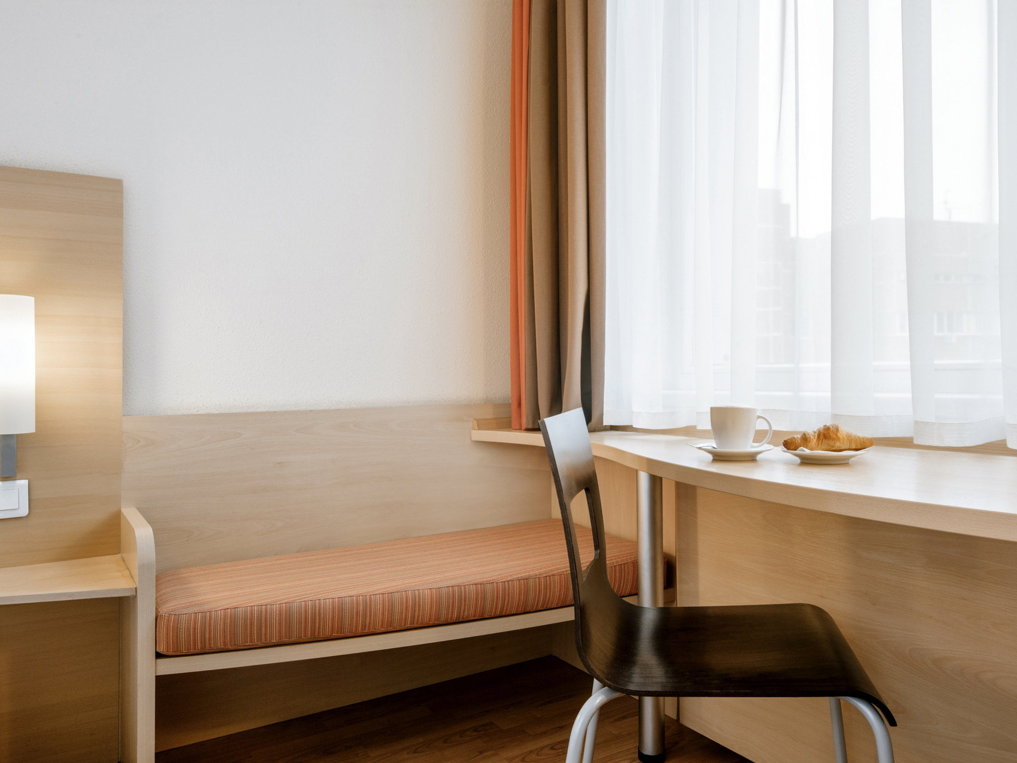 Ibis moscow. Гостиница ibis Москва. Ibis Moscow Paveletskaya. Гостиница ibis Москва Павелецкая. Ибис 3 Москва отель.