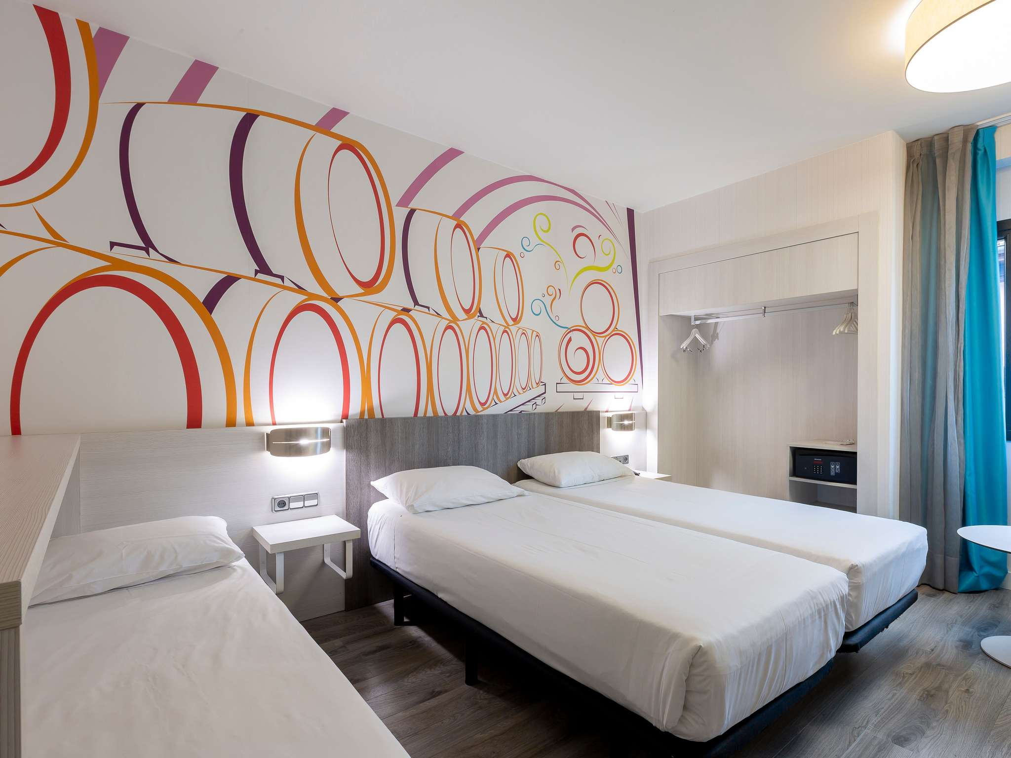 Photo - Ibis Styles Madrid Prado