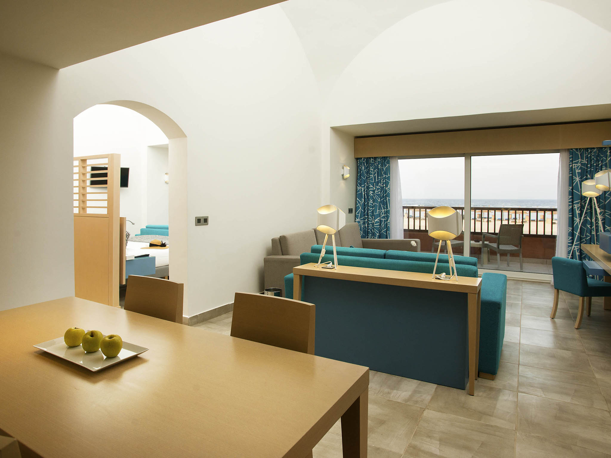 Lazuli hotel marsa alam 5. Отель Novotel Marsa Alam 5*. Novotel Marsa Alam Марса Алам. Новотель Марса Алам Фэмили рум. Novotel Египет номера.