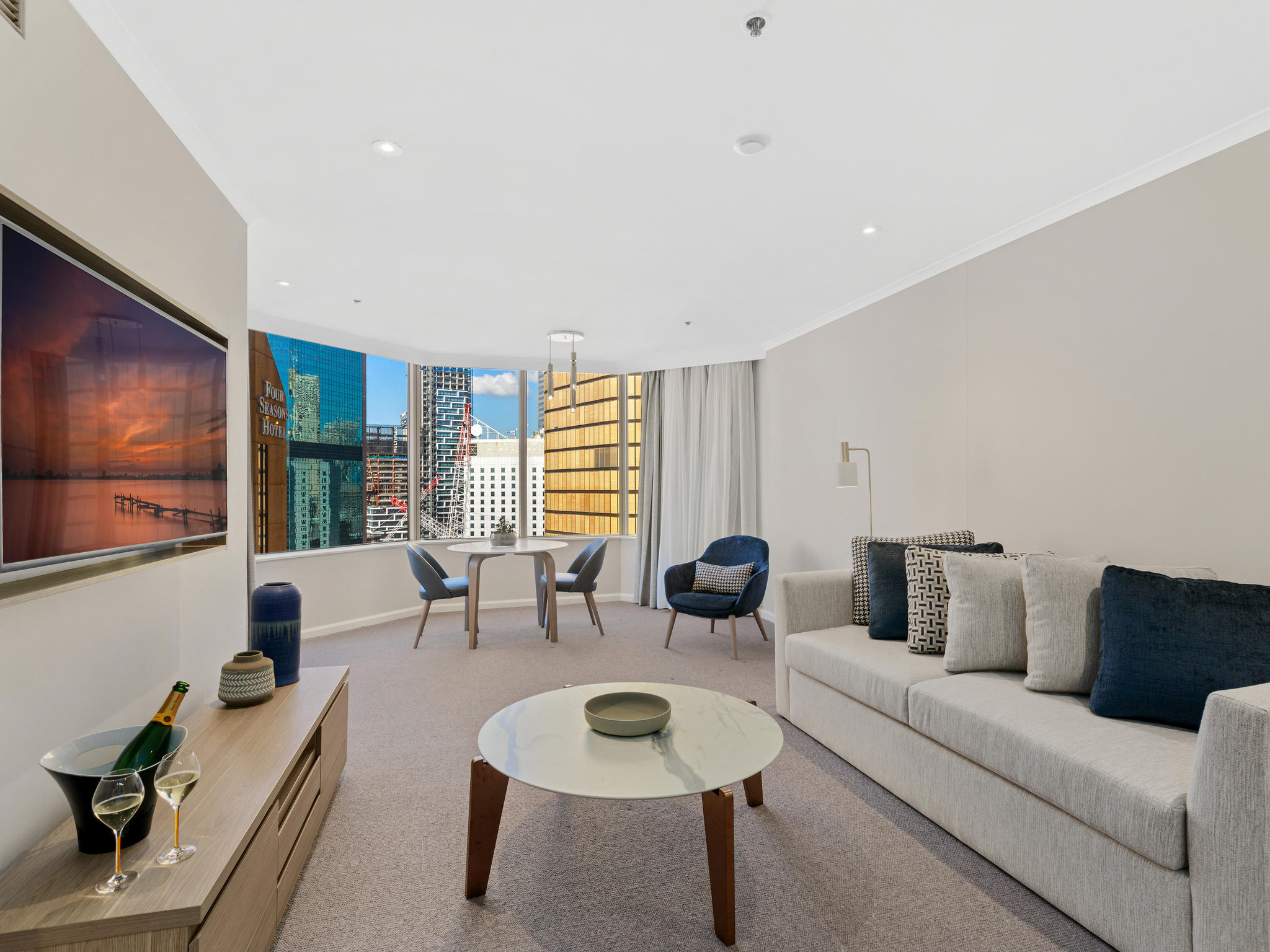 Photo - The Sebel Quay West Suites Sydney