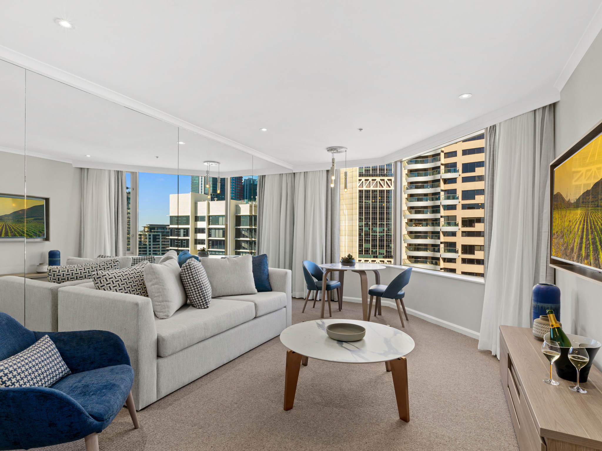 Photo - The Sebel Quay West Suites Sydney