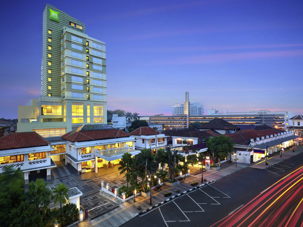 Hotel Dekat Stasiun Kereta Api Bandung - Homecare24