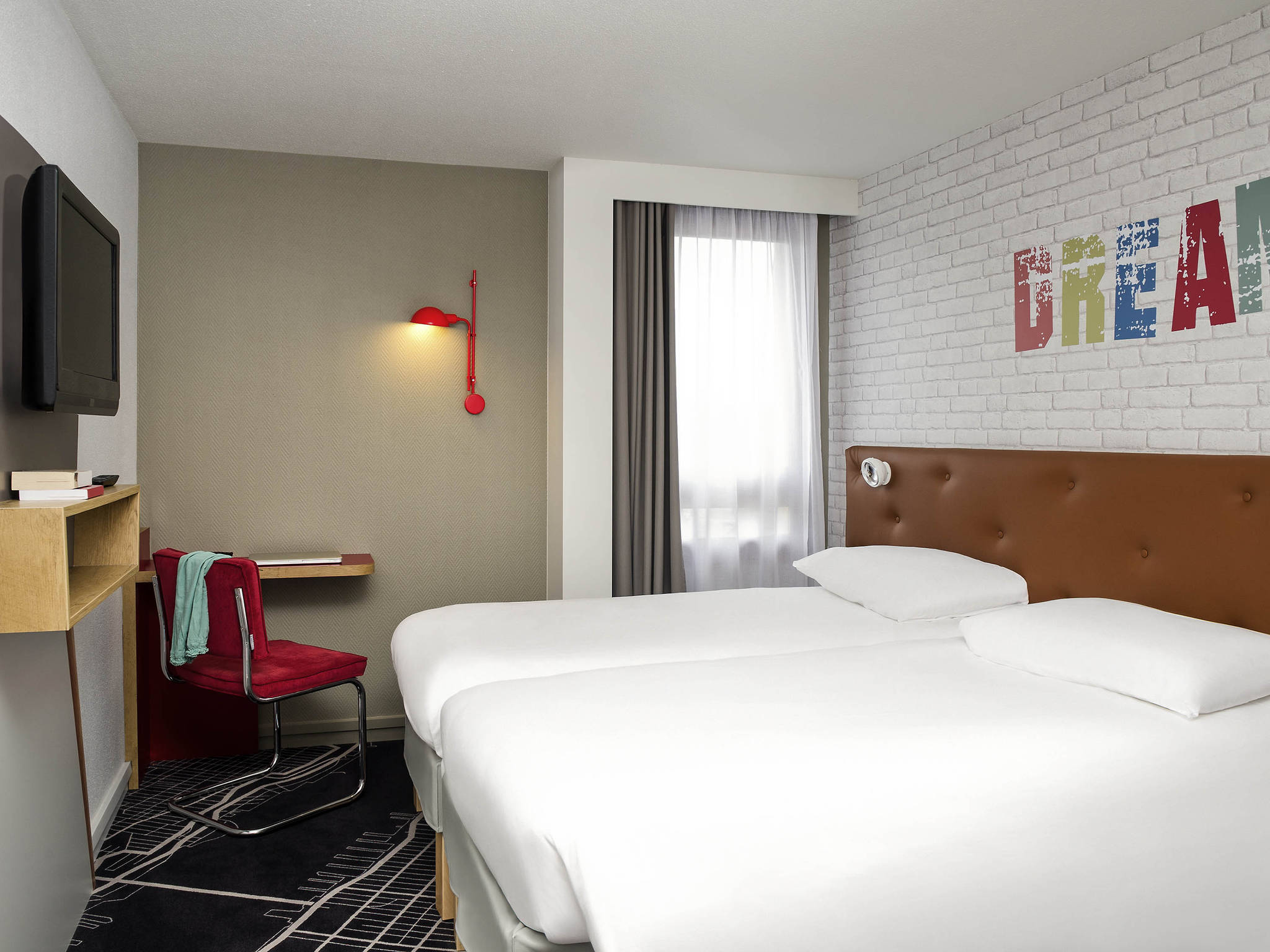 Photo - ibis Styles Chartres Métropole