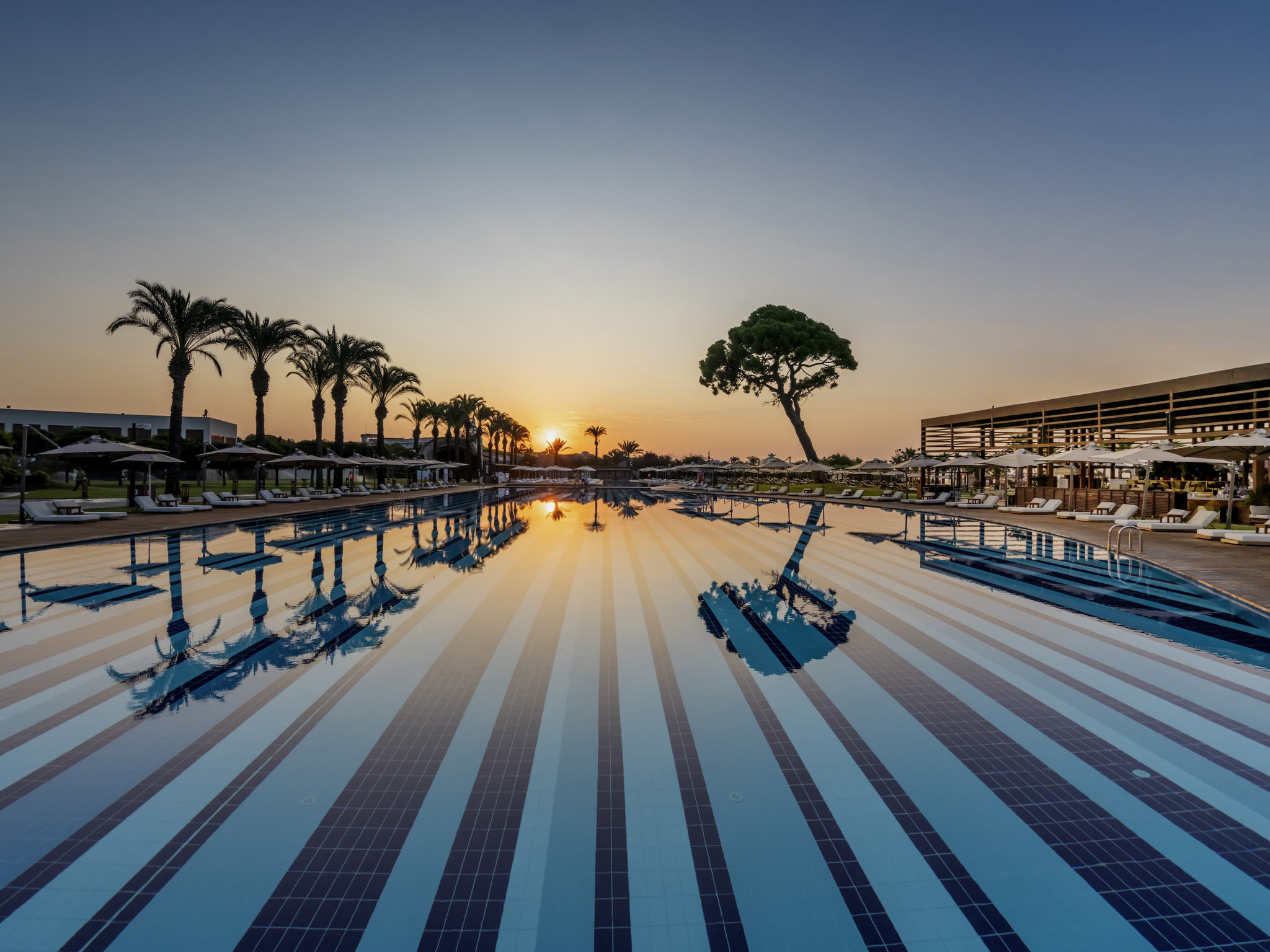 Rixos premium. Rixos Premium Belek 5 Турция. Rixos Premium Belek бассейн. Риксос премиум Гечек. Rixos Premium 5*.