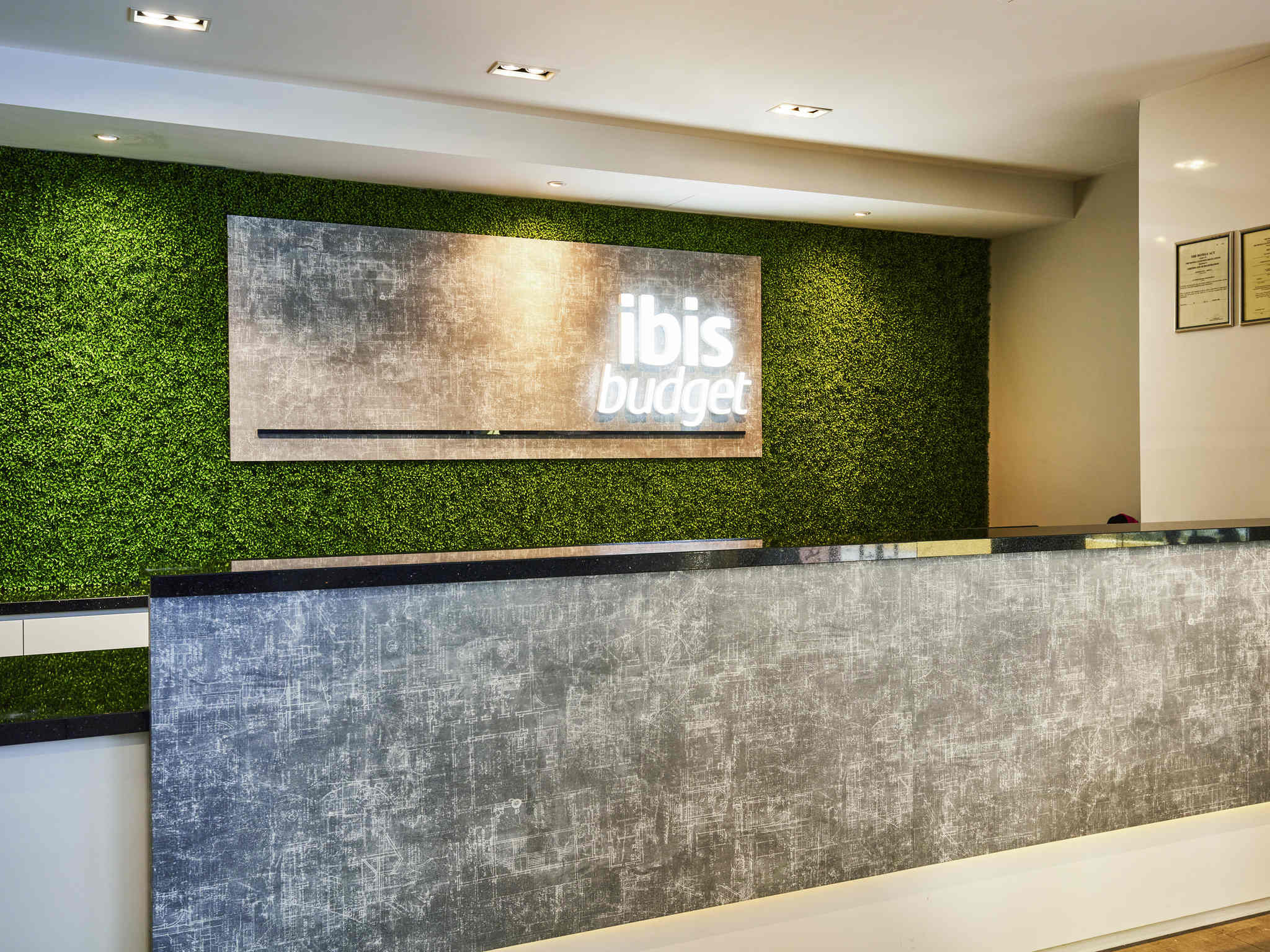 Ibis budget singapore