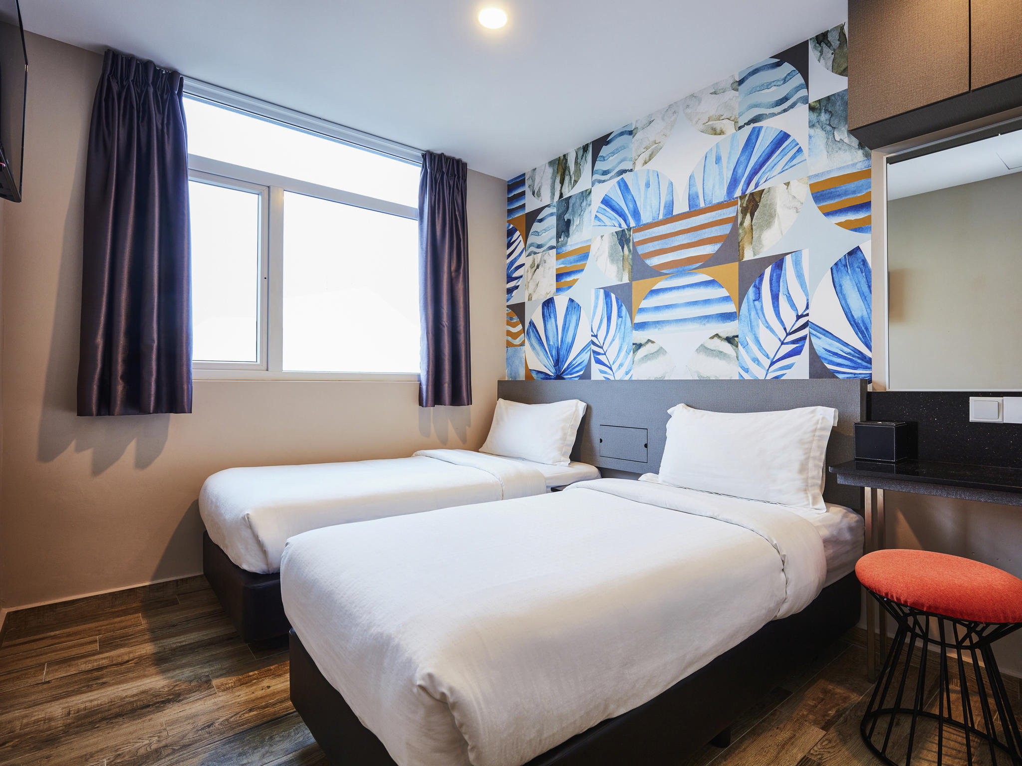 Ibis budget singapore. Ля Рошель de ville Hotel. Никель гостиница. Radisson Blu Hotel, Amsterdam City Center. Гостиница ЭВ Рошель.